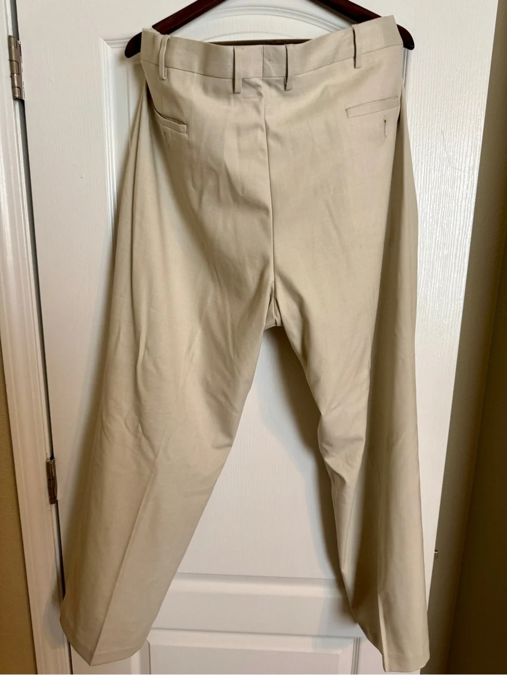 Classic Men's Cream Suit - Tailored Two-Button Jacket 52L With Slacks 42x30